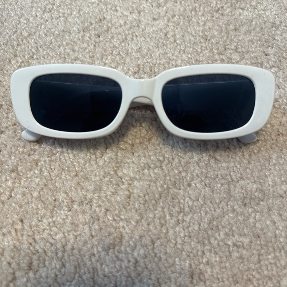 Stylish White Rectangular Sunglasses